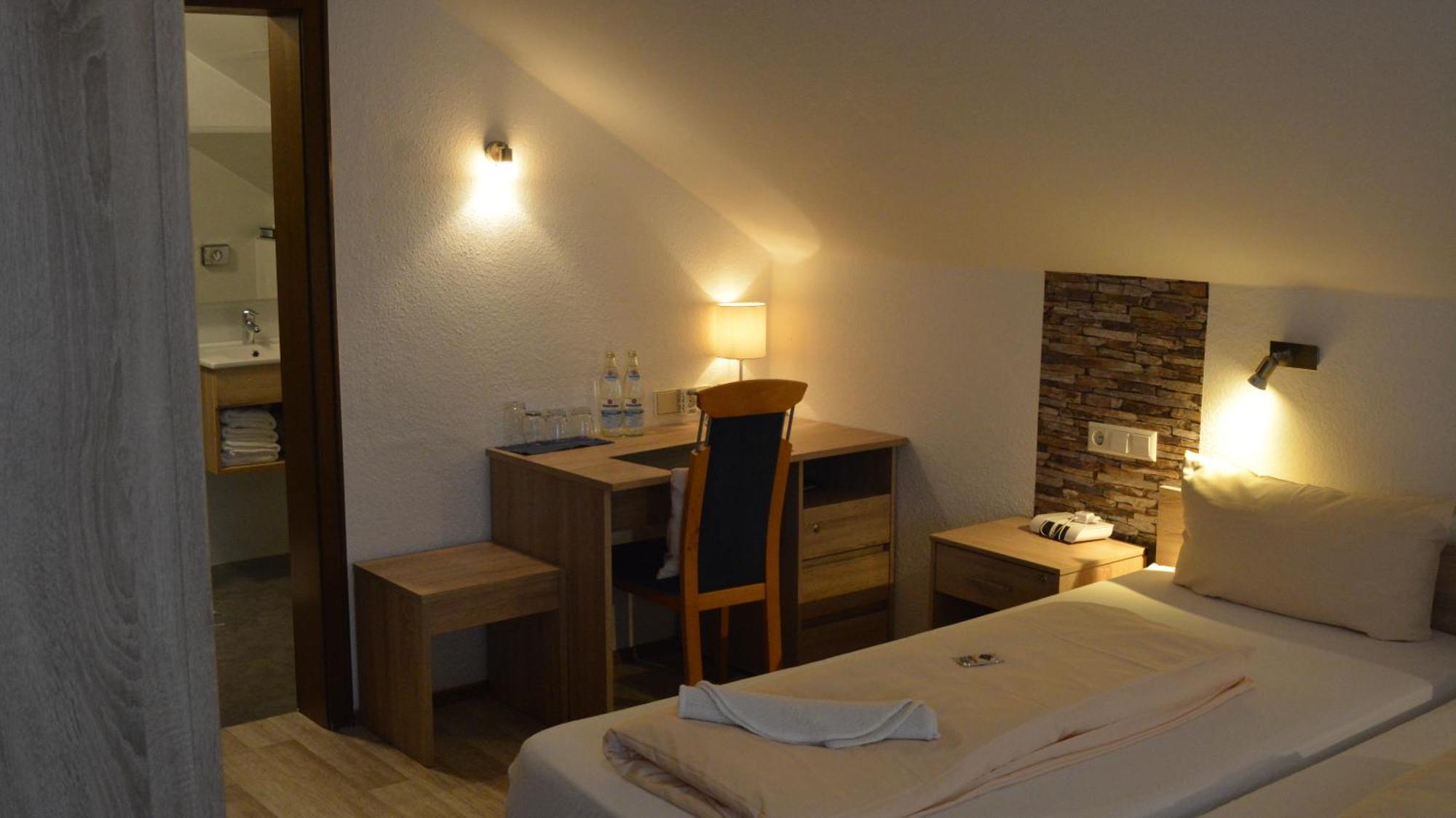 Hotel-Gasthof Zur Rose Вайсенхорн Номер фото